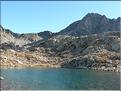Du petit lac de Terre Rouge, la baisse de Druos (2628 m) et la cime de Tavels (2795 m)