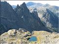 Vue sur le lac Balaour et le Caire de la Madone. Au fond au centre, la cime de la Valette de Prals