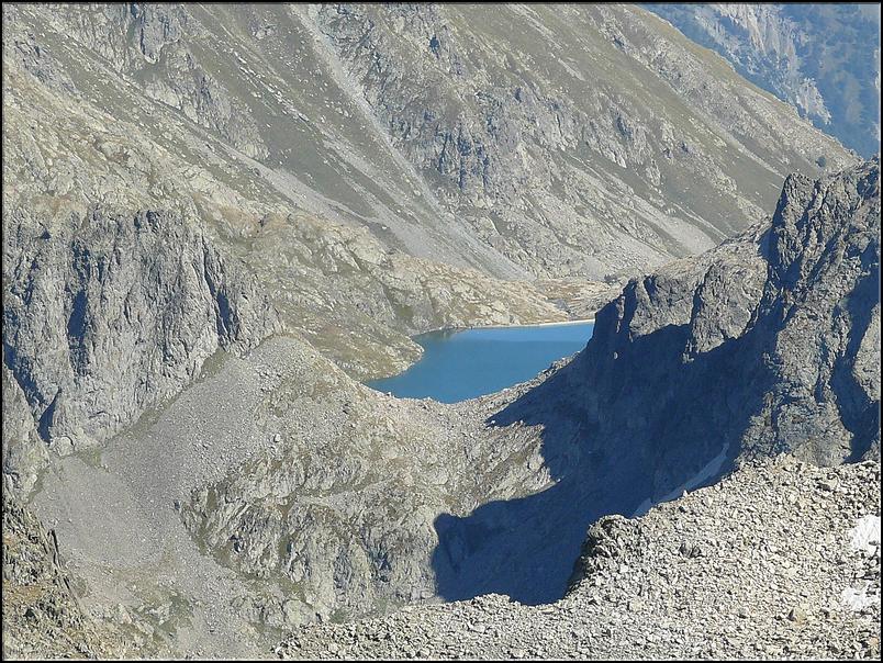 Zoom sur le lac de l'Agnel (Valmasque)
