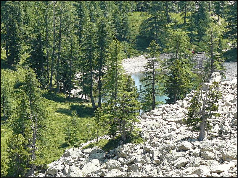 descente vers le lac des Adus