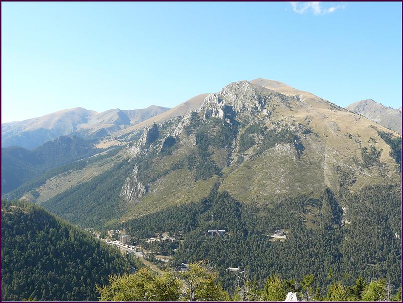 La Balma de la Fréma et la tête du Brec. Au fond le mont Giraud et les têtes de Rol et de la Tranche