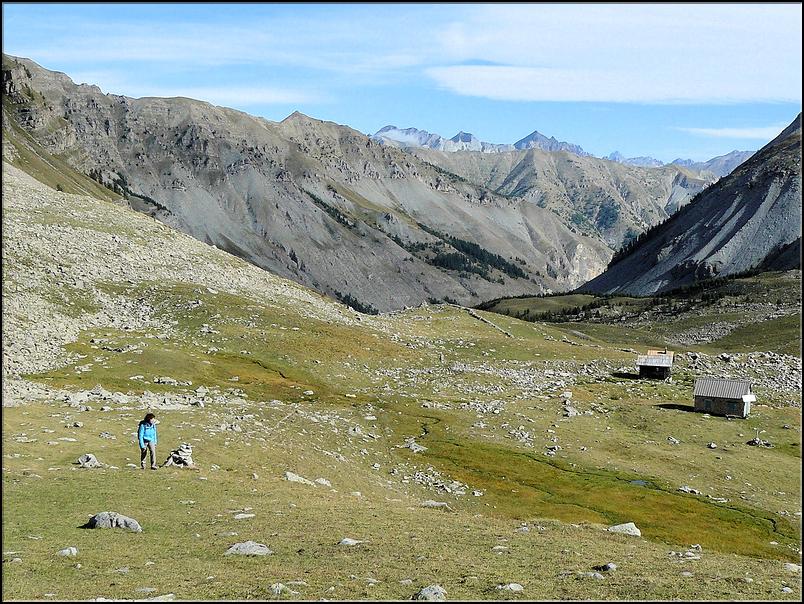 Le refuge de Gialorgues et la cabane pastorale