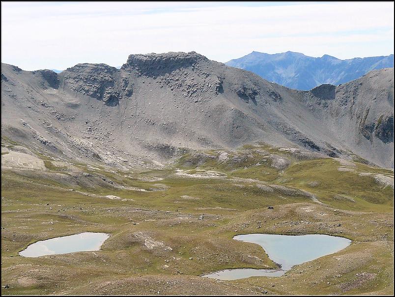 P1030141 Les lacs de l'Estrop (2519 m) et la Tête de la Bouillère (2708 m)