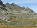 P1030149Le lac Inférieur de Privola (2729 ). En arrière plan, le massif du Fort Carra
