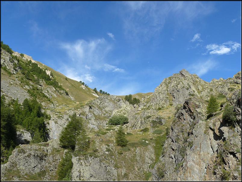 Sur notre trajet, le Pas de la Croix Blanche (2085 m)