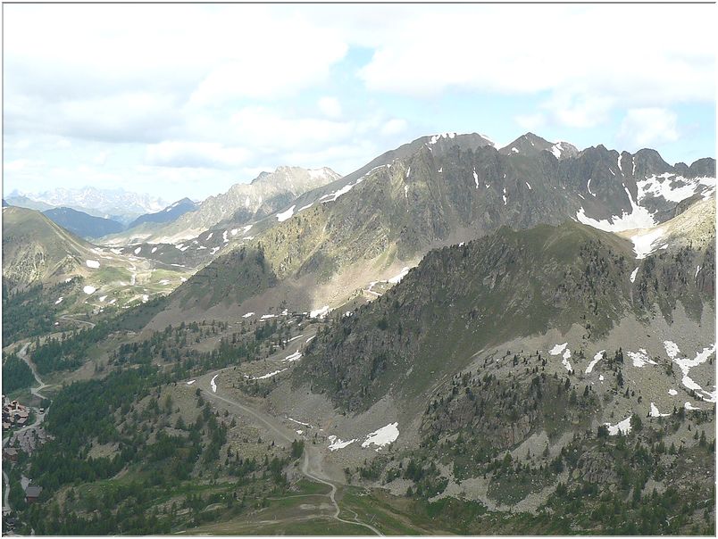 De la Tête Mercière, vue sur le col et la Serrière de la Lombarde