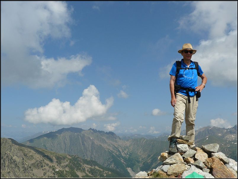 De laTête de Margès vue sur le mont St Sauveur (2711 m) et la Lombarde (à droite)