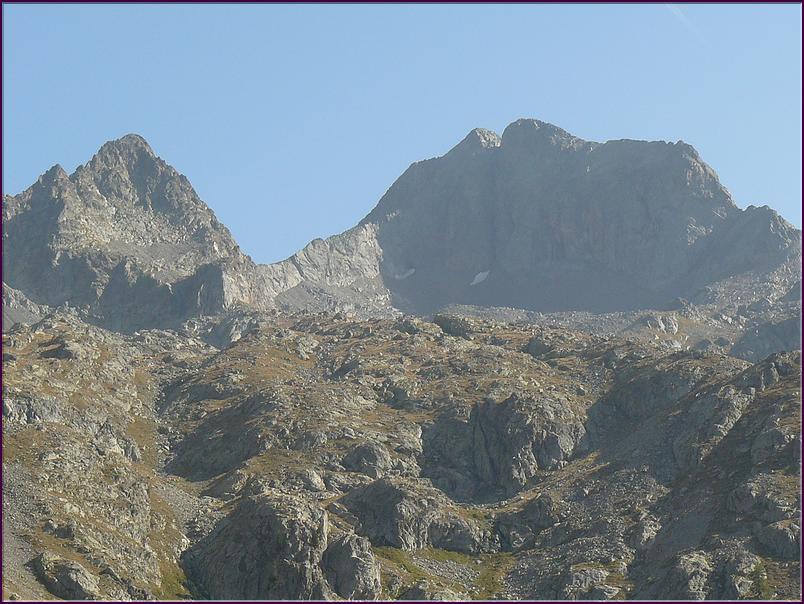 Les cimes St Robert (2919 m) et  du Gélas (3143 m)