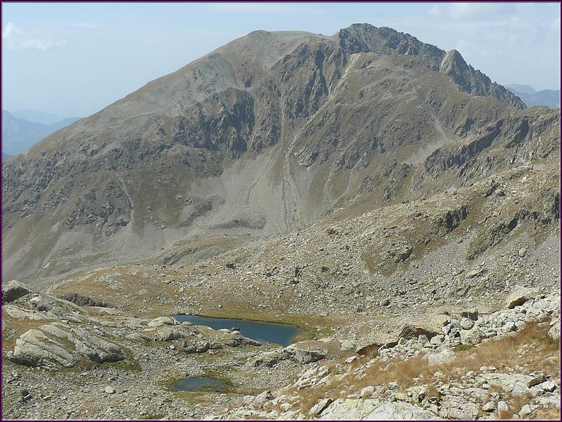 Du lac Cabret, vue sur le lac Balaour et le Mont de l'Agnellière.